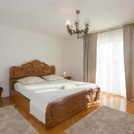 Family Friendly With A Swimming Pool Kastel Kambelovac, - 20935 *