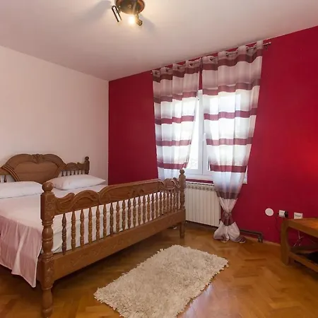 Family Friendly With A Swimming Pool Kastel Kambelovac, - 20935