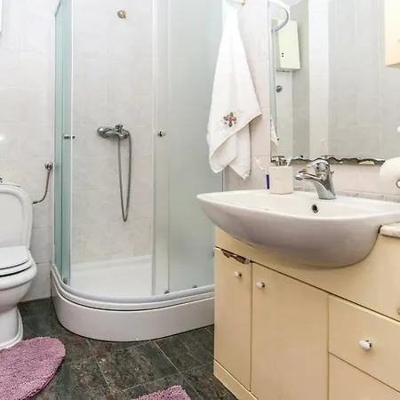 Family Friendly With A Swimming Pool Kastel Kambelovac, - 20935 Apartamento Kaštela